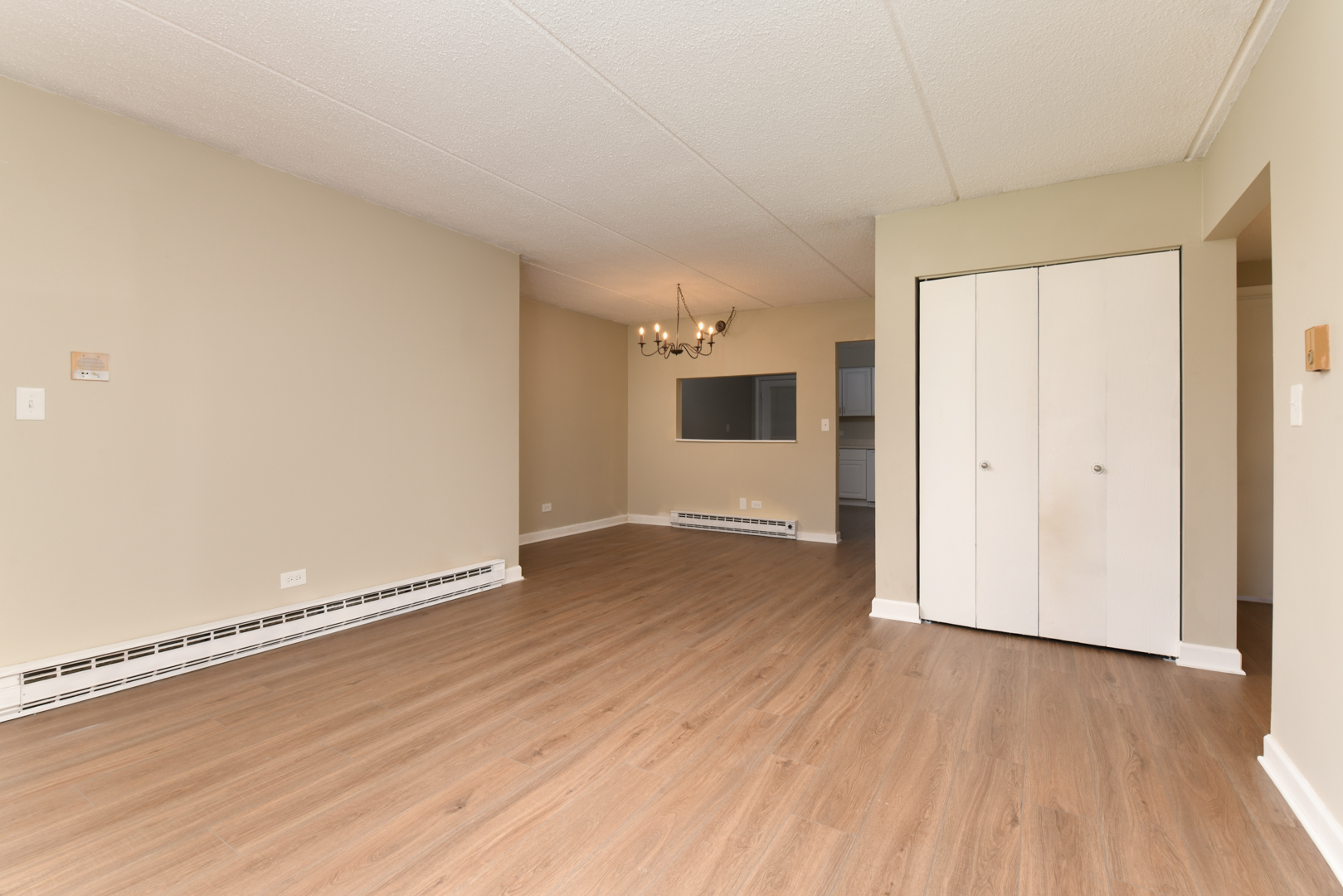 953 N Rohlwing Road #GB, Addison, IL 60101