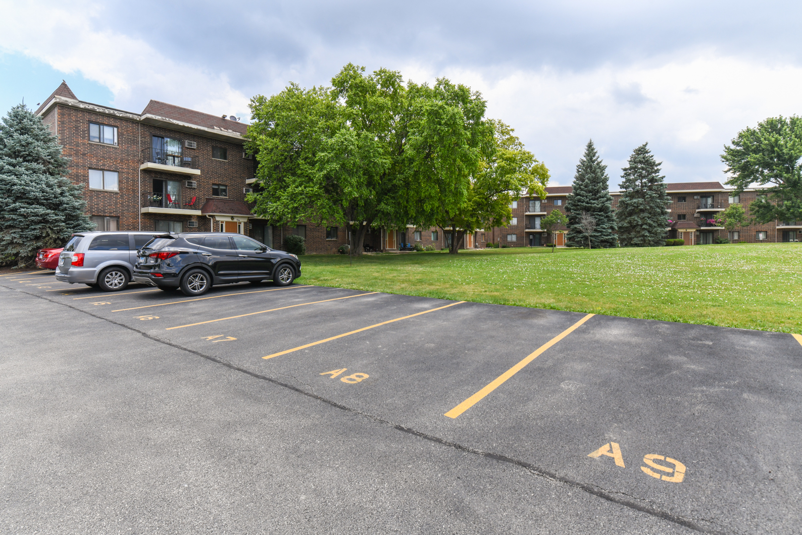 953 N Rohlwing Road #GB, Addison, IL 60101