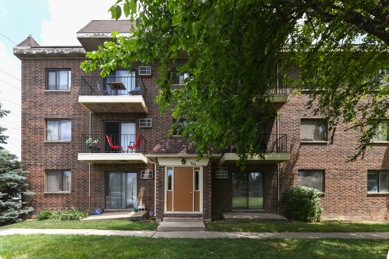 953 N Rohlwing Road #GB, Addison, IL 60101