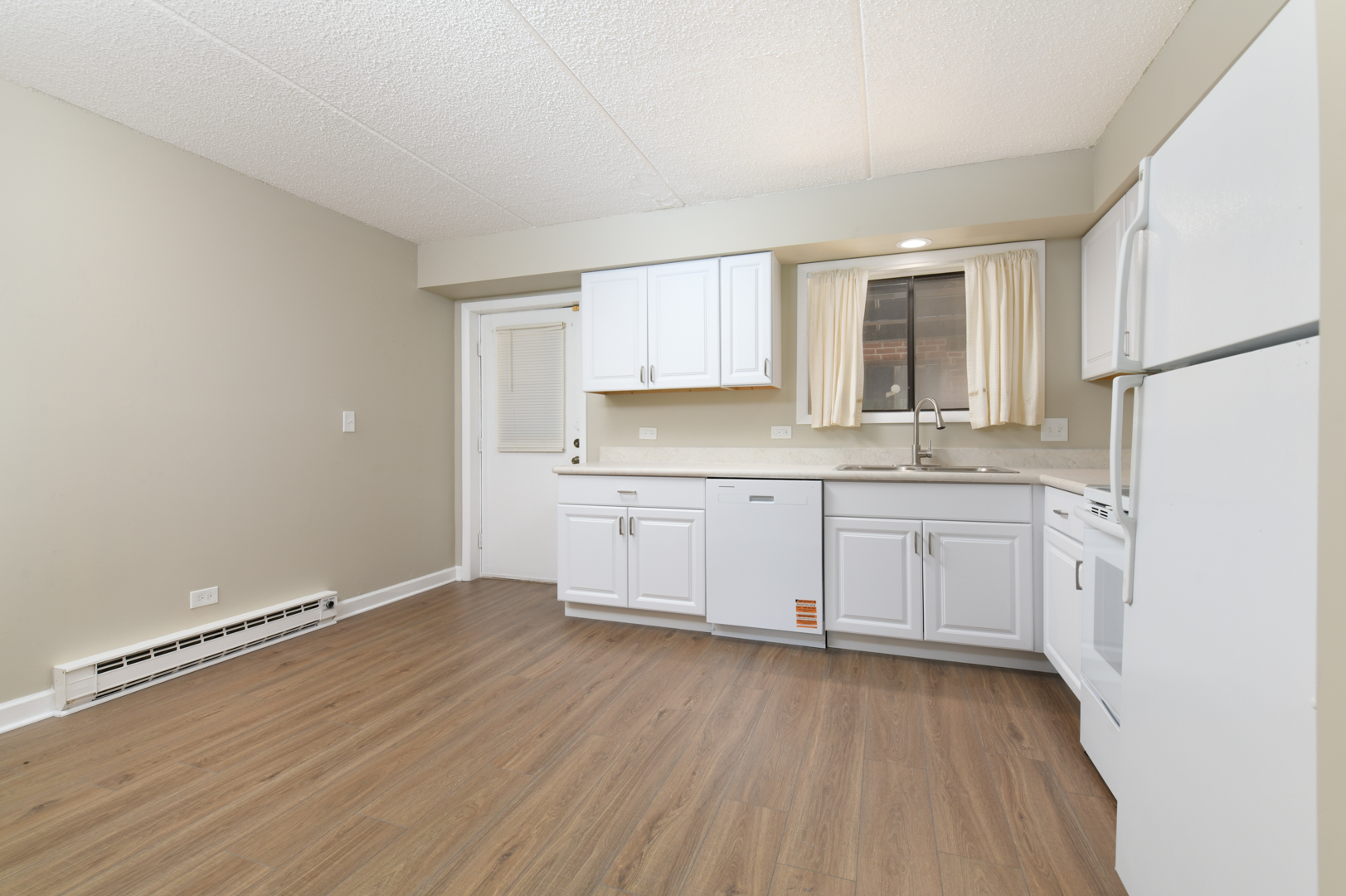 953 N Rohlwing Road #GB, Addison, IL 60101