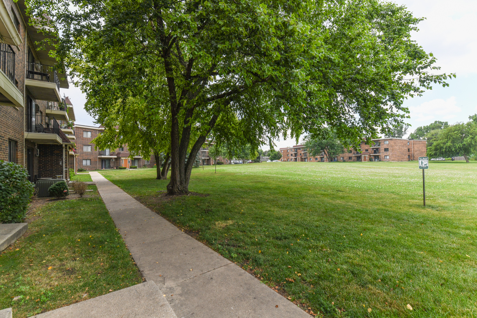 953 N Rohlwing Road #GB, Addison, IL 60101