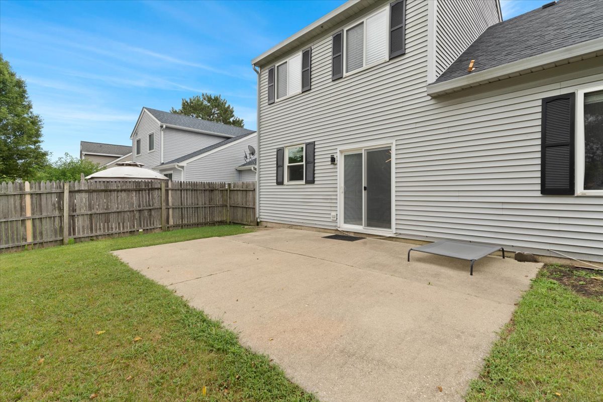 390 E QUAKER HOLLOW Lane, Round Lake Beach, IL 60073