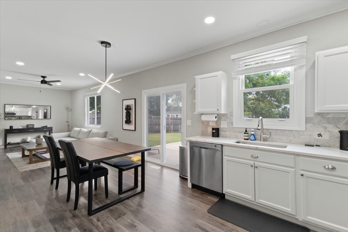 390 E QUAKER HOLLOW Lane, Round Lake Beach, IL 60073