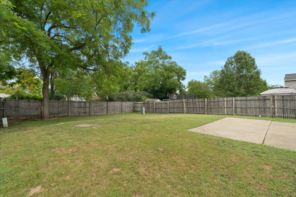 390 E QUAKER HOLLOW Lane, Round Lake Beach, IL 60073