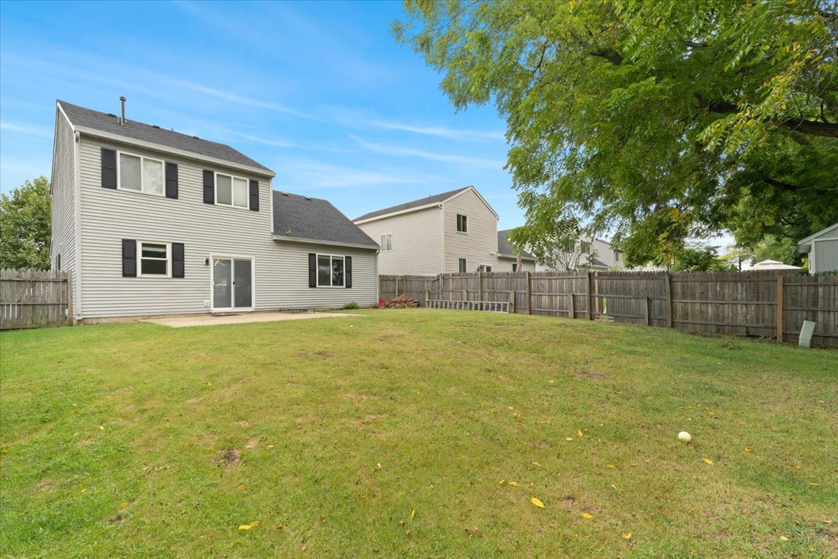390 E QUAKER HOLLOW Lane, Round Lake Beach, IL 60073