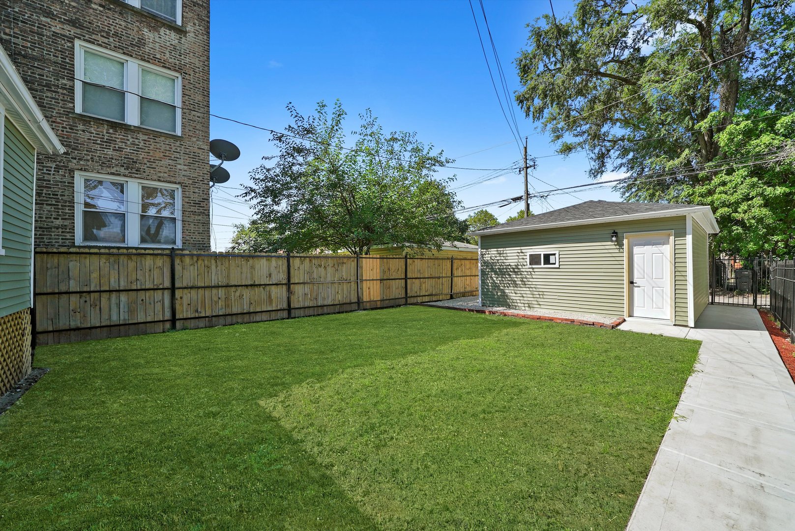 10436 S Eberhart Avenue, Chicago, IL 60628