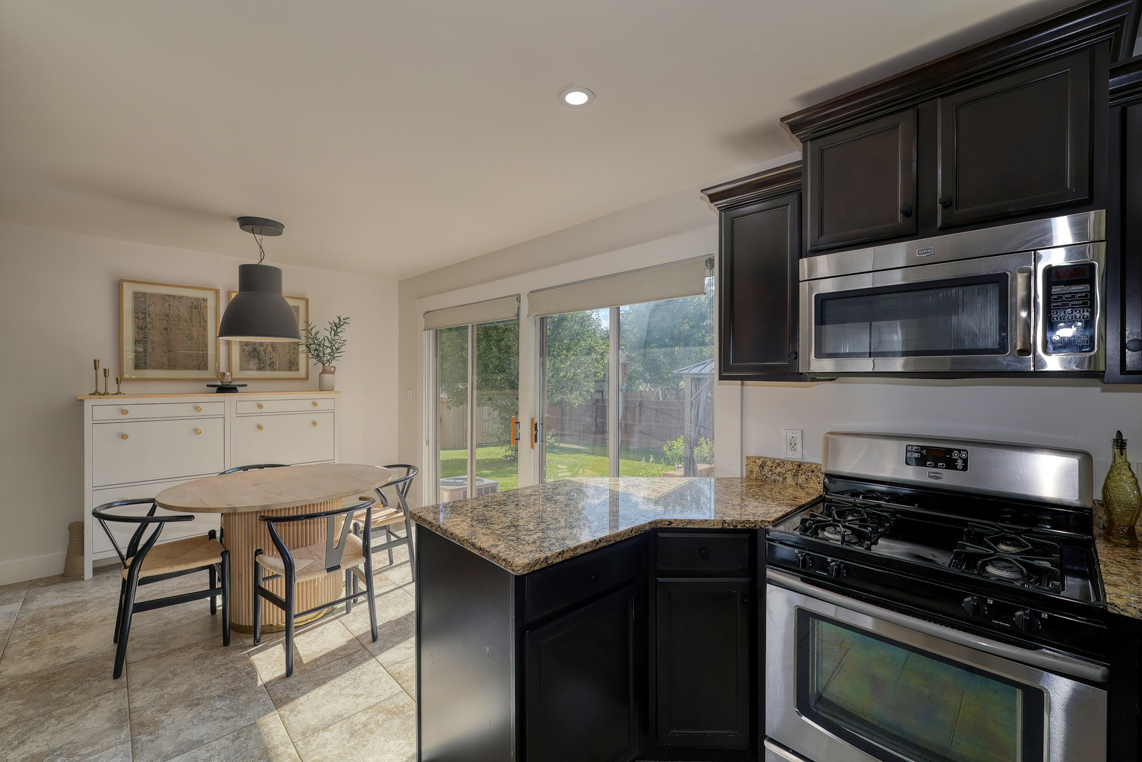 1609 Forrest Boulevard, St. Charles, IL 60174