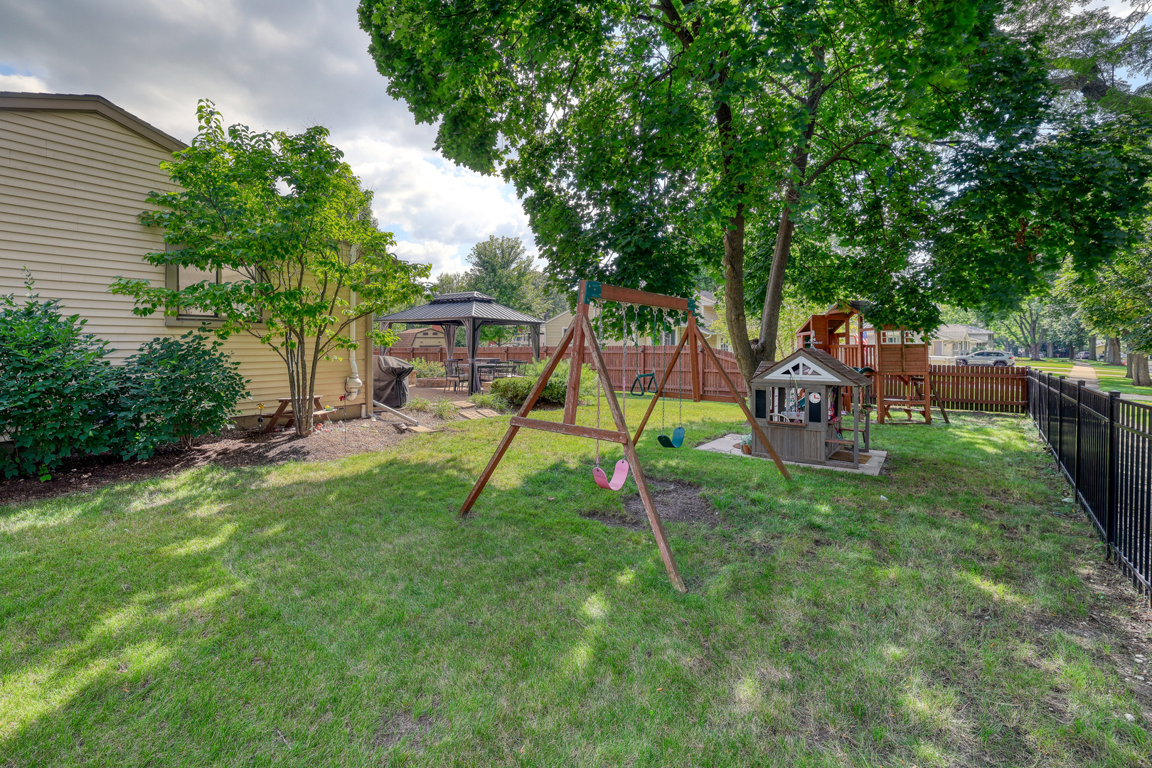 1609 Forrest Boulevard, St. Charles, IL 60174