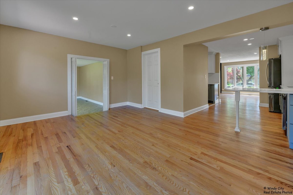215 S Forest Avenue, Palatine, IL 60074