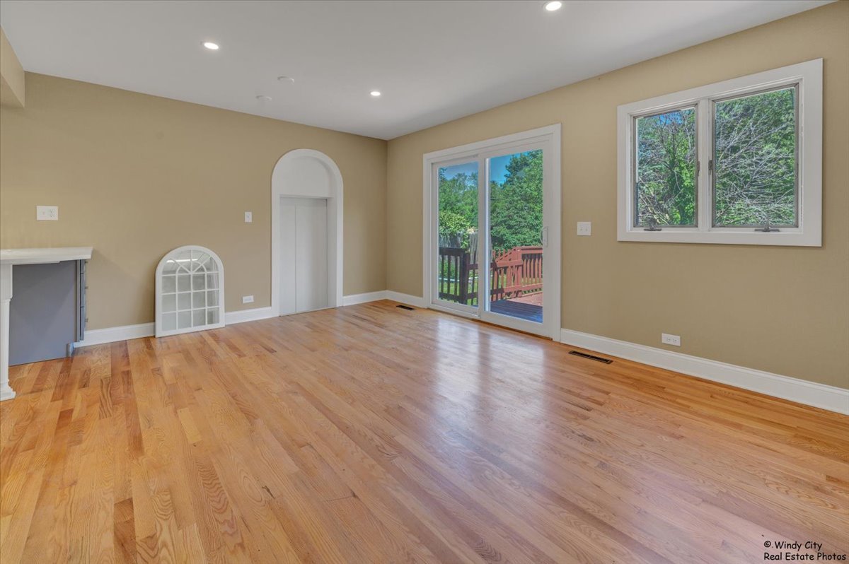 215 S Forest Avenue, Palatine, IL 60074
