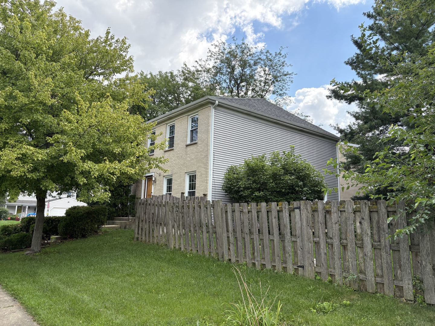 848 Birchbark Trail, Carol Stream, IL 60188