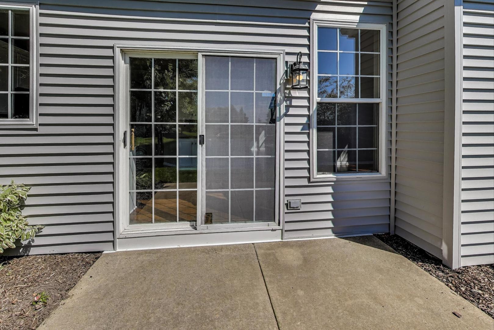383 Cascade Lane, Oswego, IL 60543