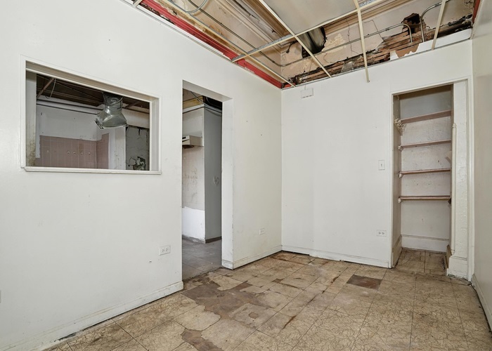 2535 W Warren Boulevard, Chicago, IL 60612