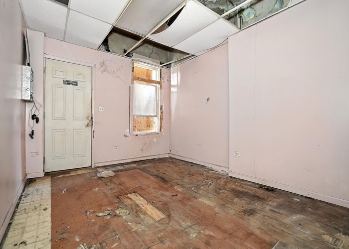 2535 W Warren Boulevard, Chicago, IL 60612