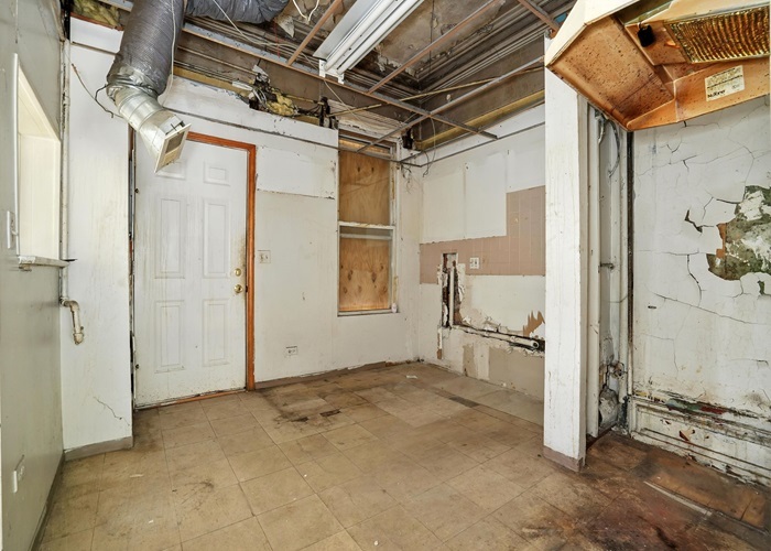 2535 W Warren Boulevard, Chicago, IL 60612