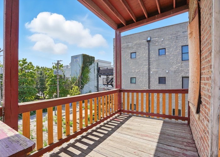 2535 W Warren Boulevard, Chicago, IL 60612