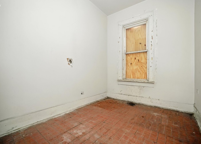 2535 W Warren Boulevard, Chicago, IL 60612