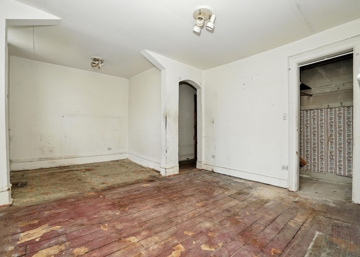2535 W Warren Boulevard, Chicago, IL 60612