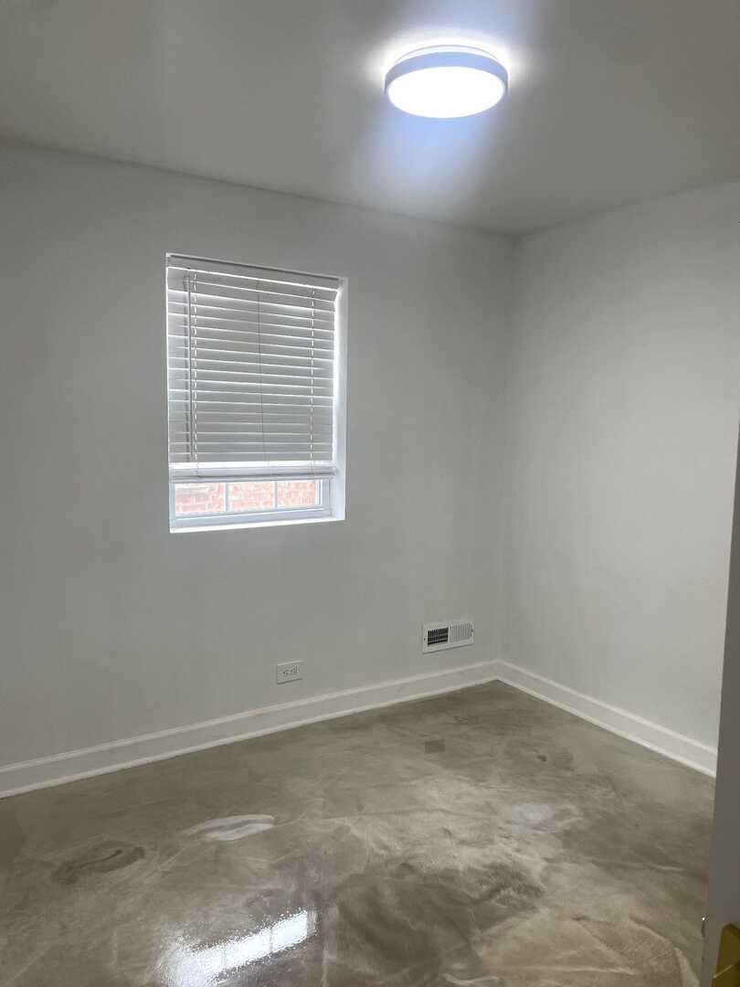 3853 W 83rd Place, Chicago, IL 60652