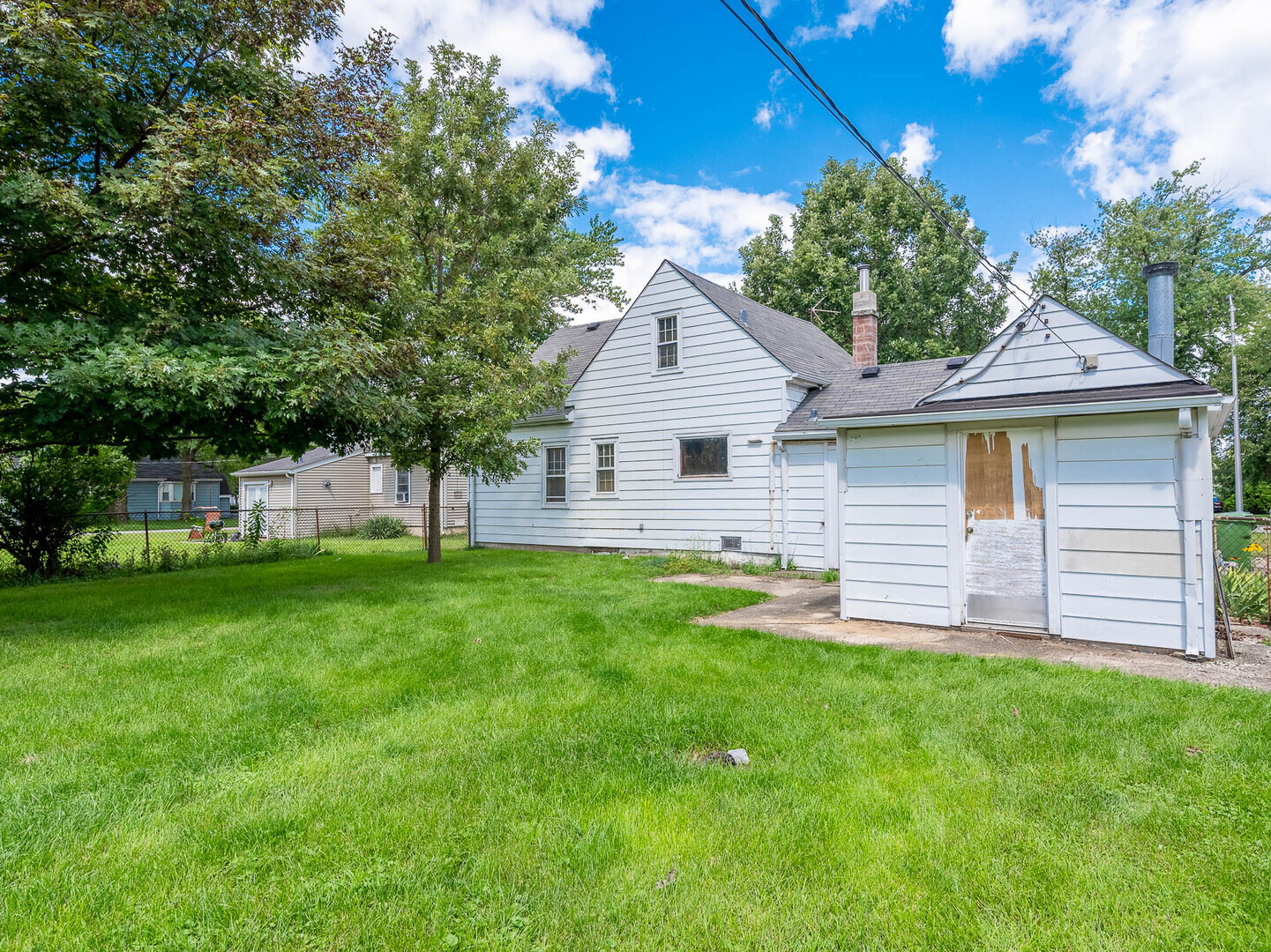 6945 W 96th Place, Oak Lawn, IL 60453