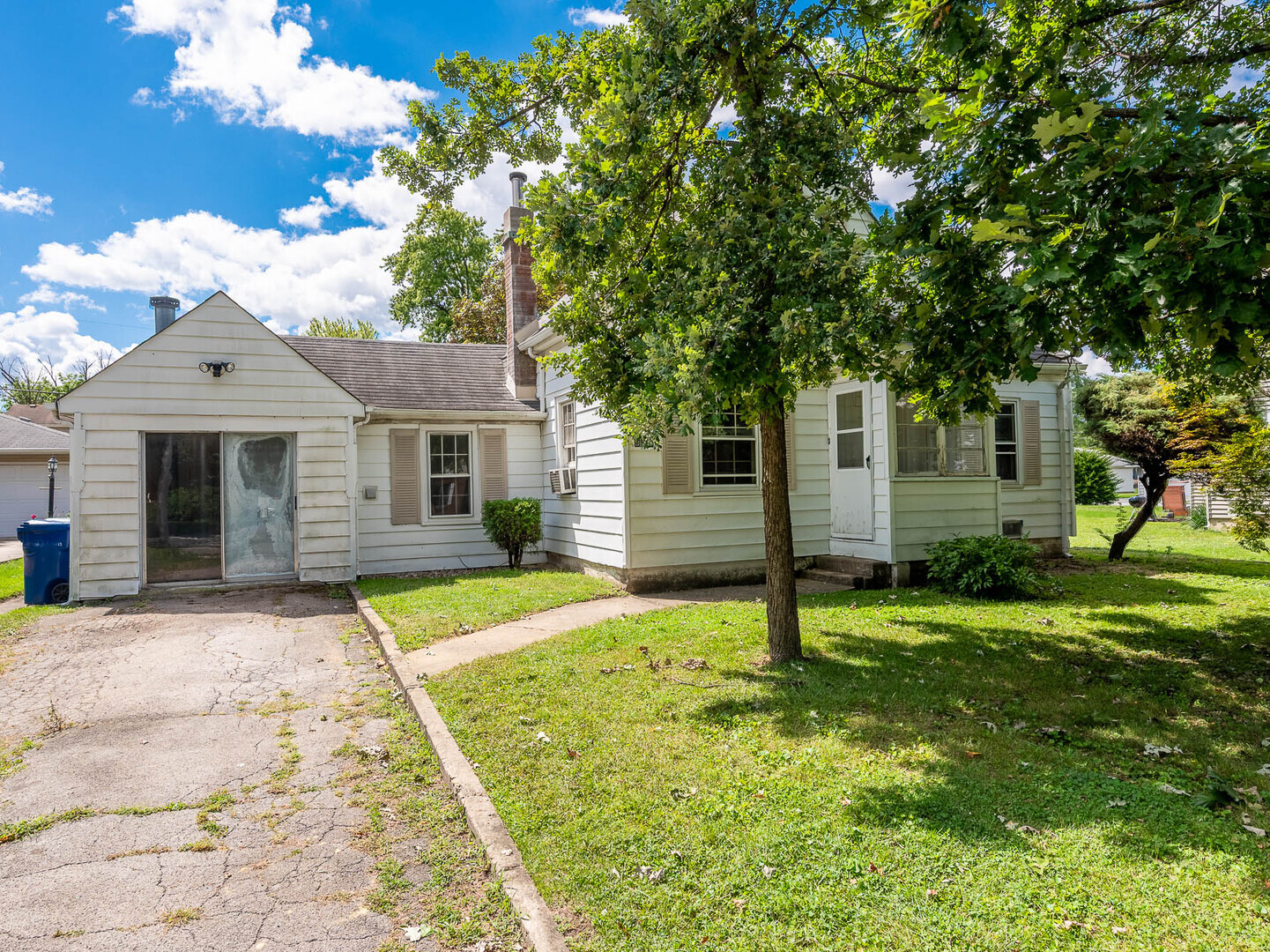 6945 W 96th Place, Oak Lawn, IL 60453