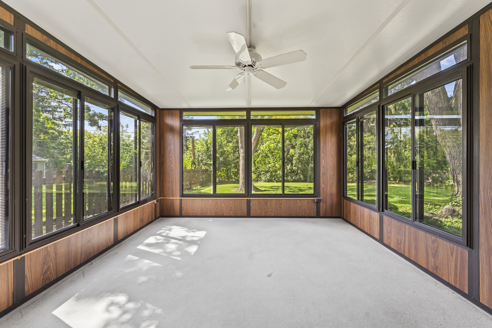 407 E Berkshire Lane, Mount Prospect, IL 60056