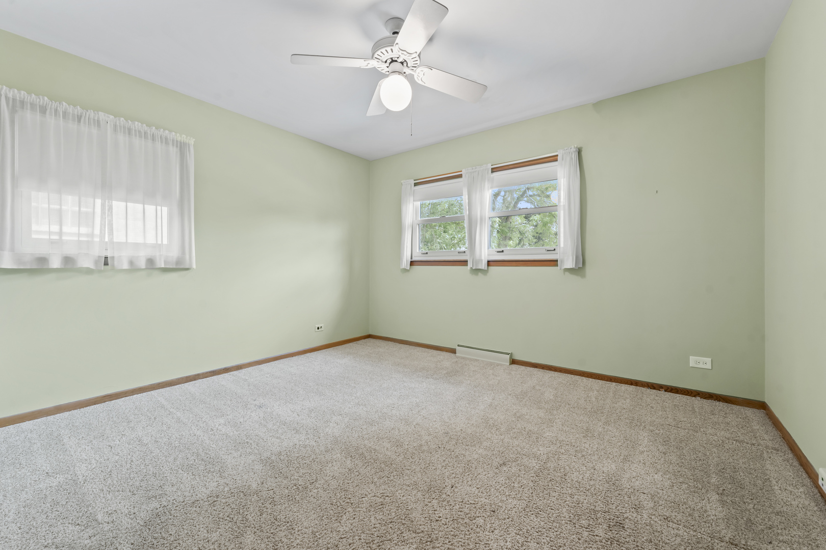 407 E Berkshire Lane, Mount Prospect, IL 60056