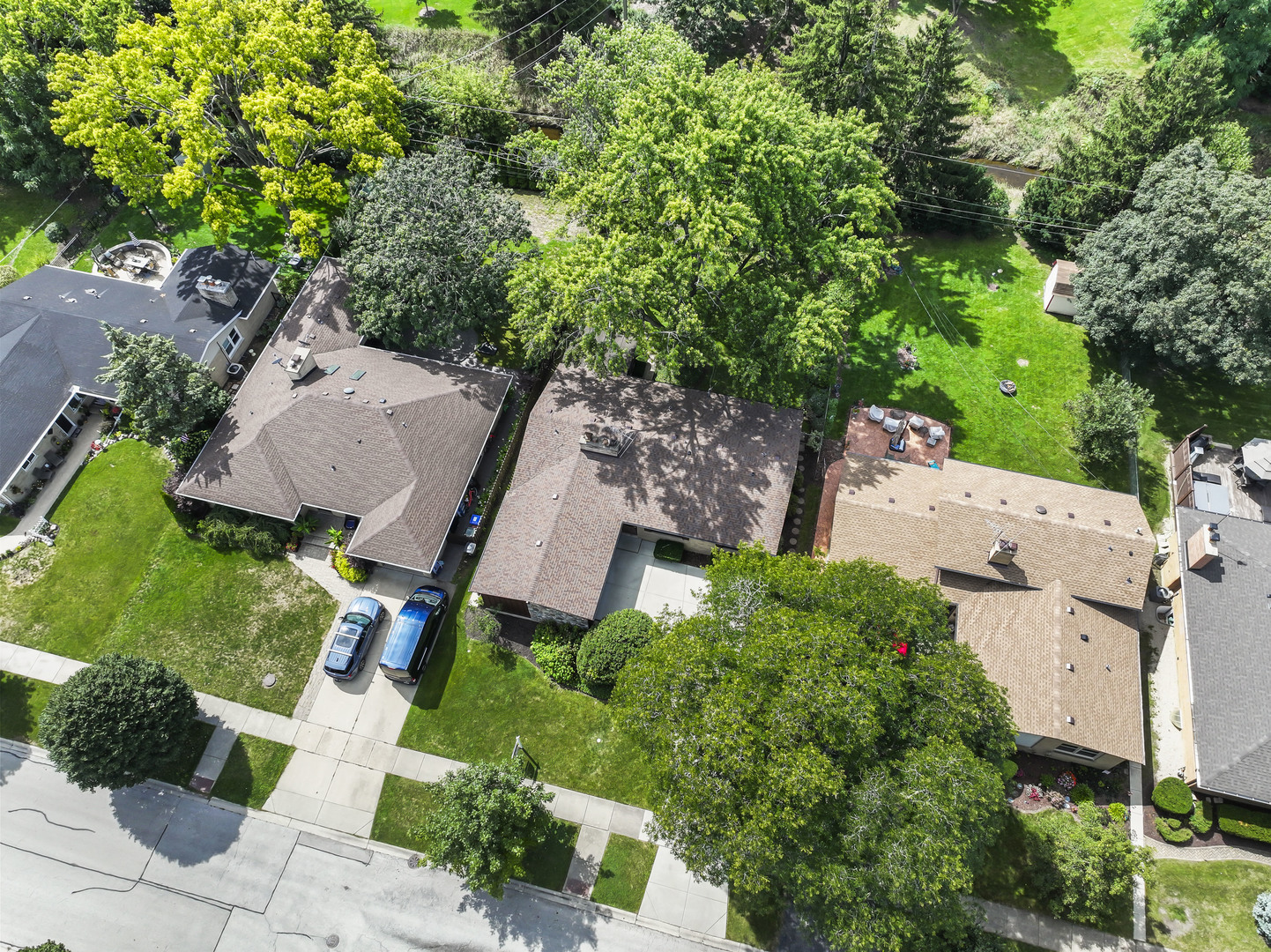 407 E Berkshire Lane, Mount Prospect, IL 60056