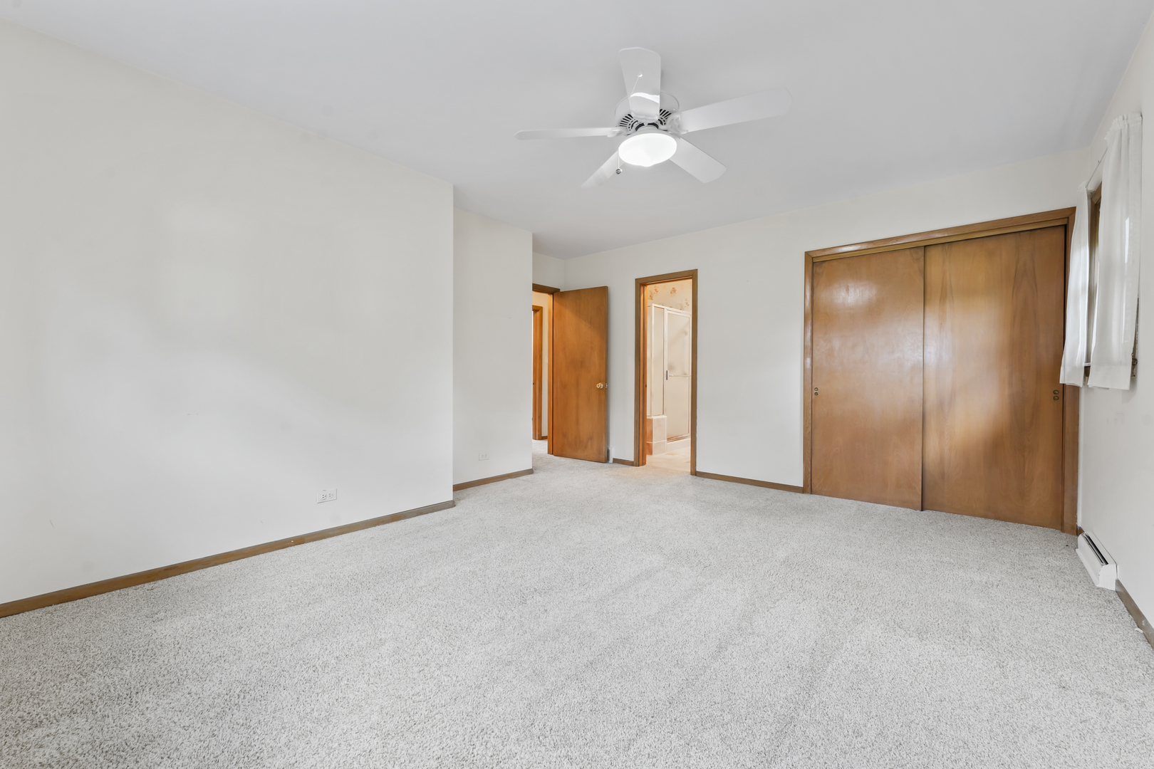 407 E Berkshire Lane, Mount Prospect, IL 60056