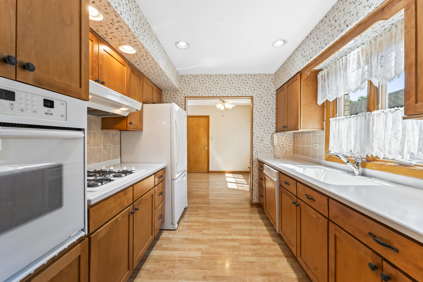 407 E Berkshire Lane, Mount Prospect, IL 60056