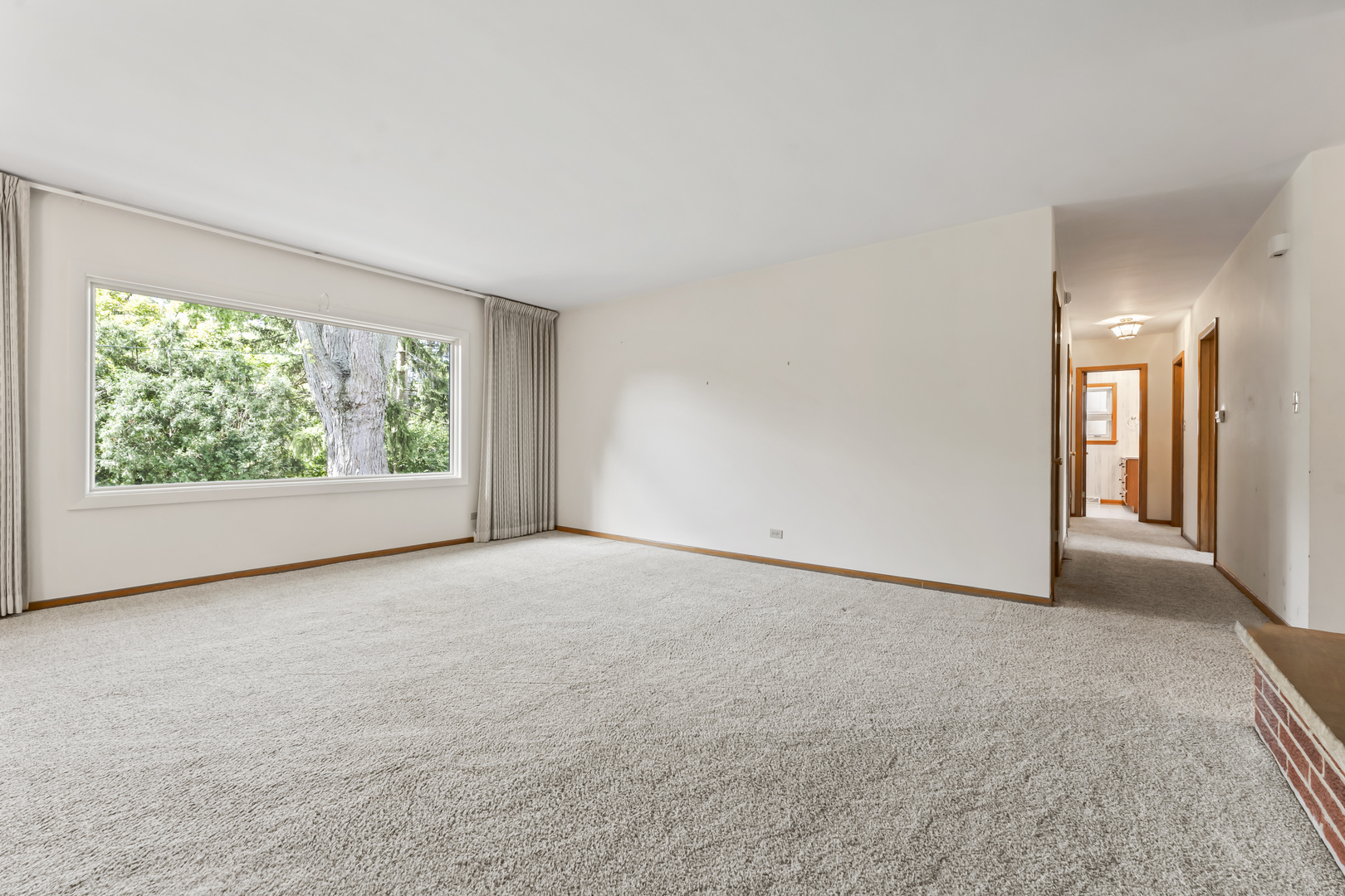 407 E Berkshire Lane, Mount Prospect, IL 60056
