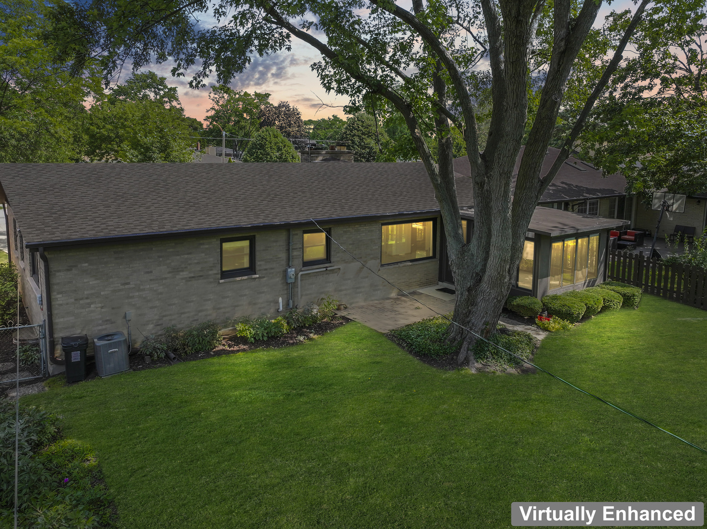 407 E Berkshire Lane, Mount Prospect, IL 60056