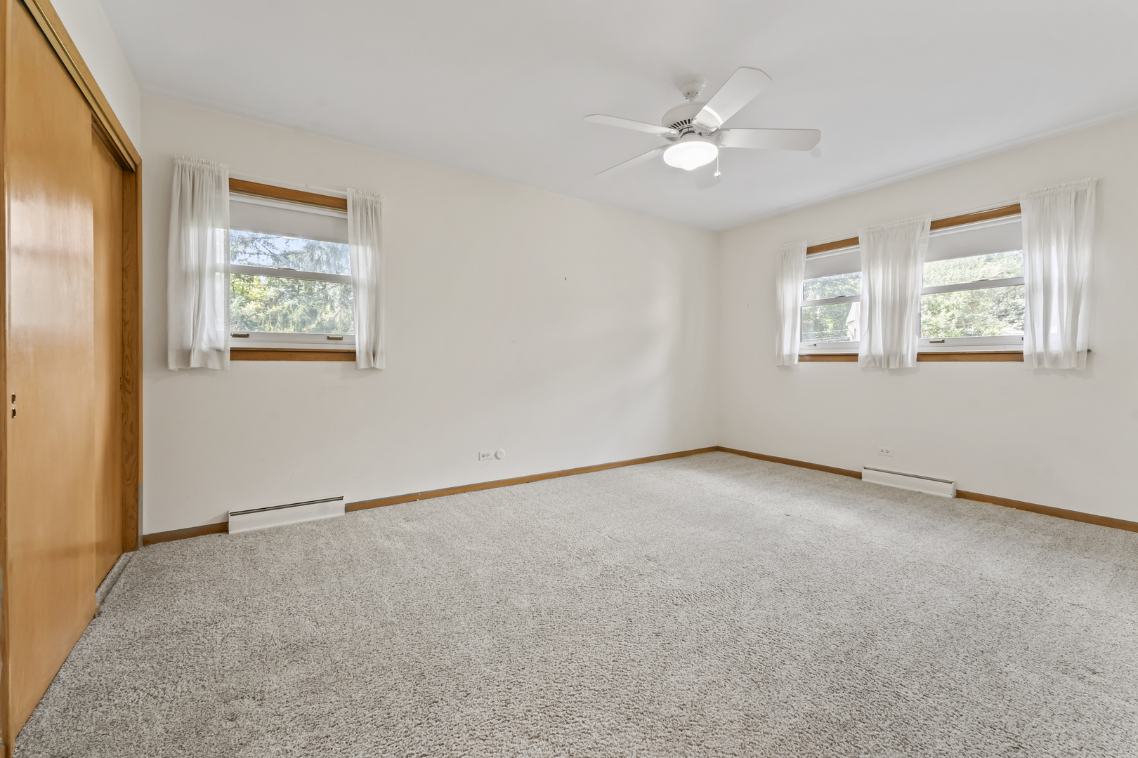 407 E Berkshire Lane, Mount Prospect, IL 60056
