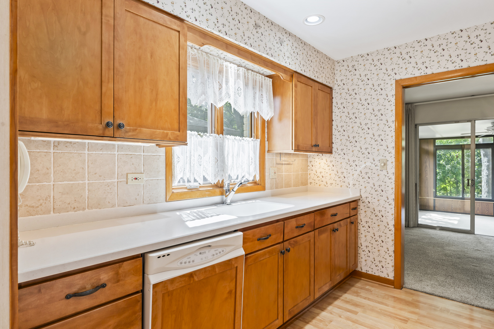 407 E Berkshire Lane, Mount Prospect, IL 60056