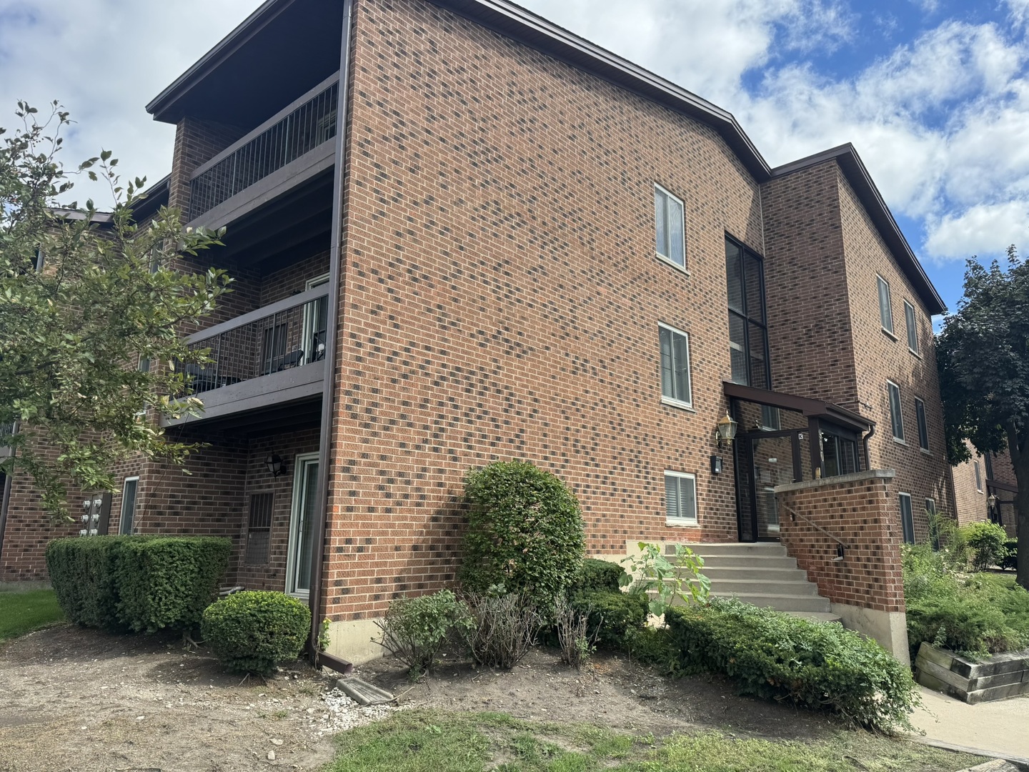 900 Perrie Drive #104, Elk Grove Village, IL 60007