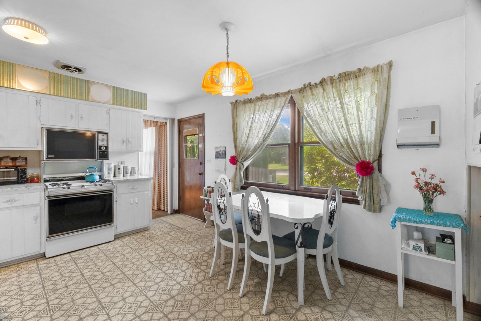 7314 Summit Road, Darien, IL 60561