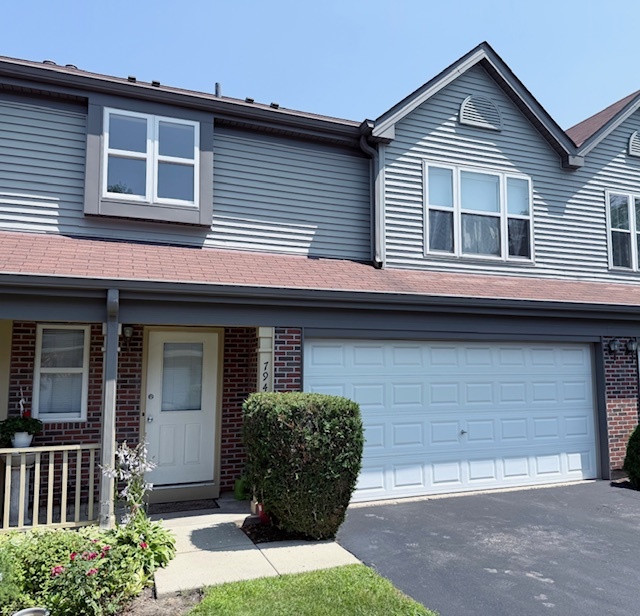 794 E Whispering Oaks Drive, Palatine, IL 60074