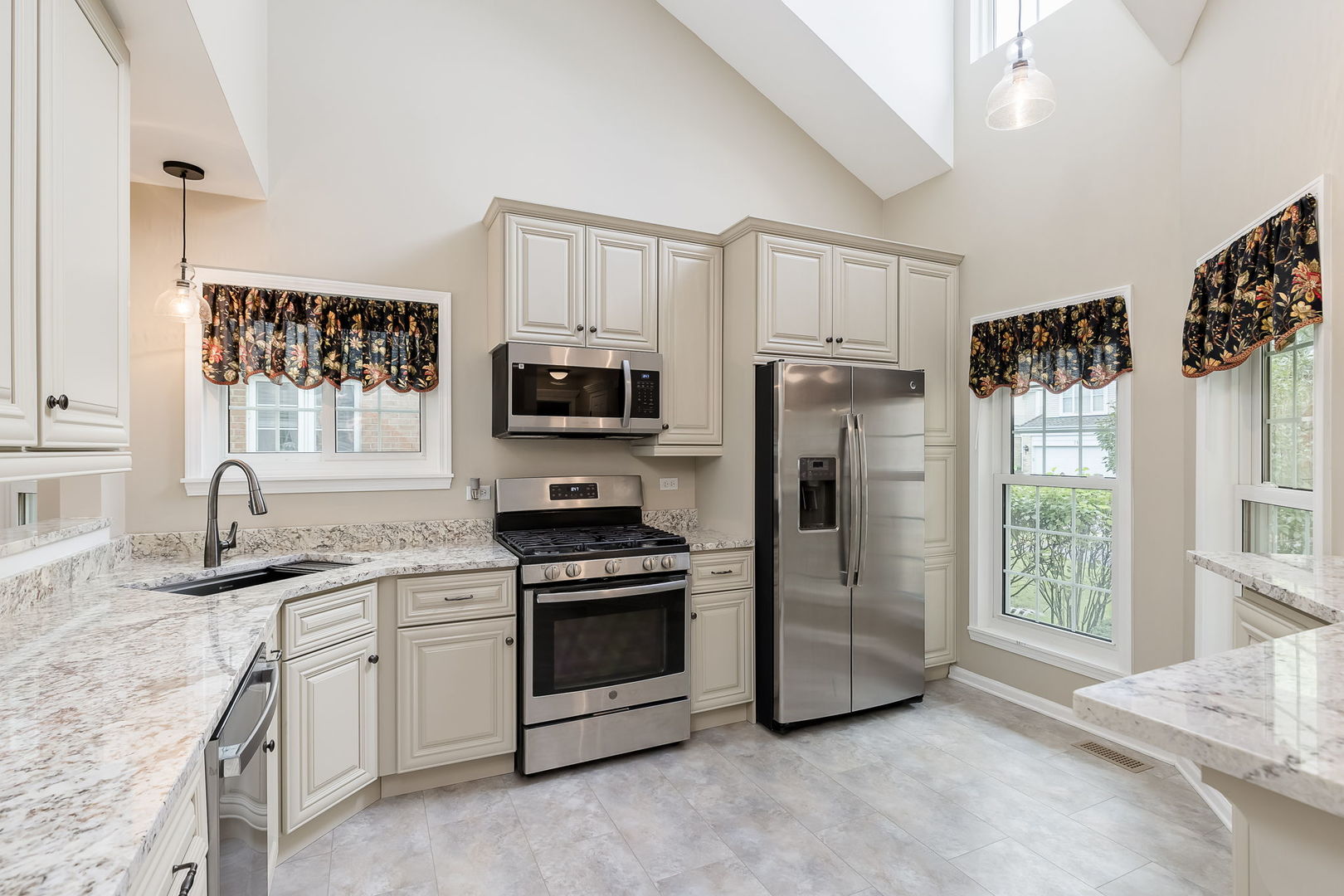 710 Citadel Drive, Westmont, IL 60559