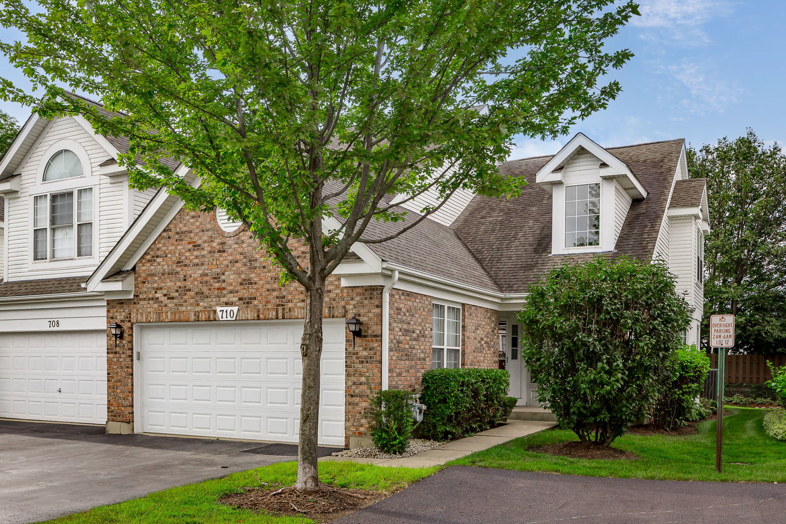 710 Citadel Drive, Westmont, IL 60559