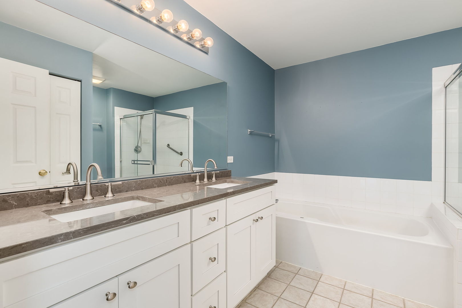 710 Citadel Drive, Westmont, IL 60559