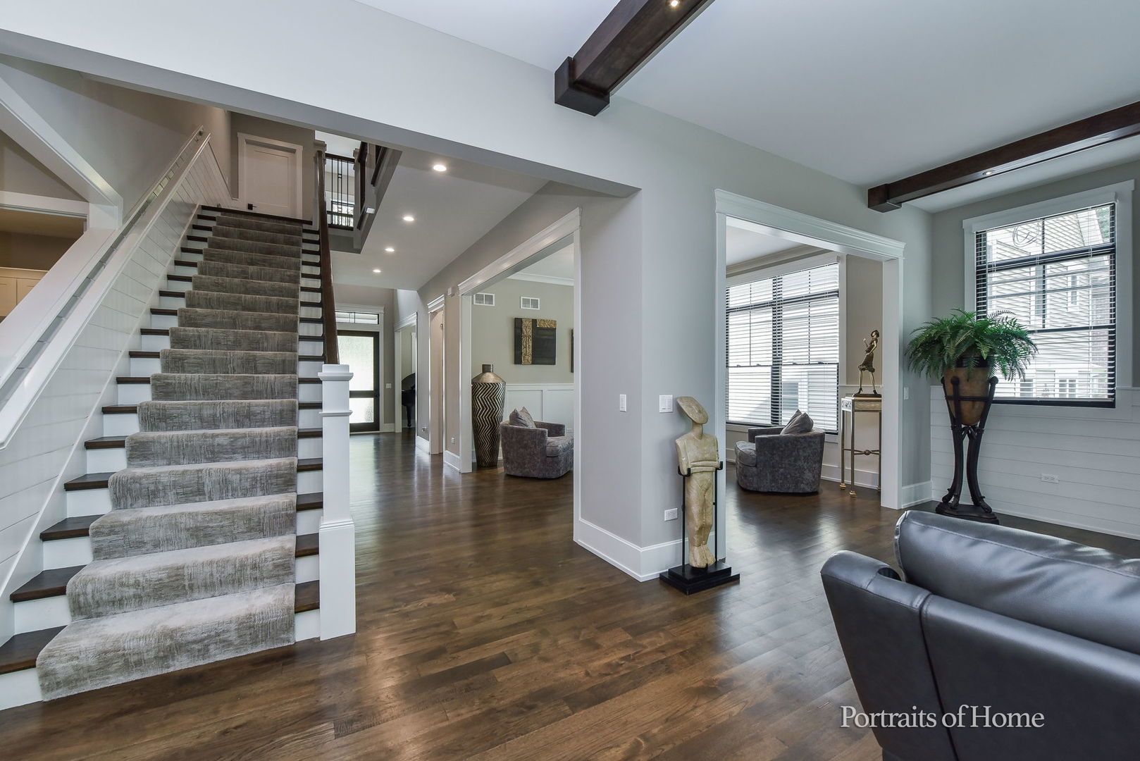 542 N Wright Street, Naperville, IL 60563