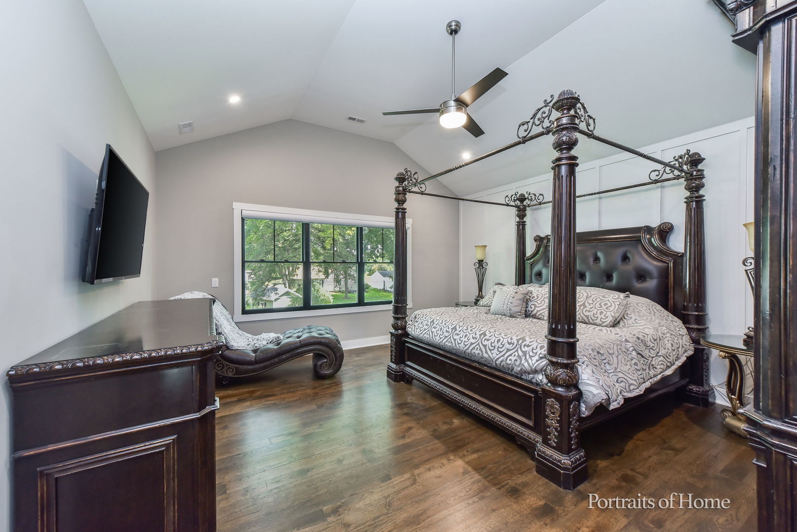 542 N Wright Street, Naperville, IL 60563