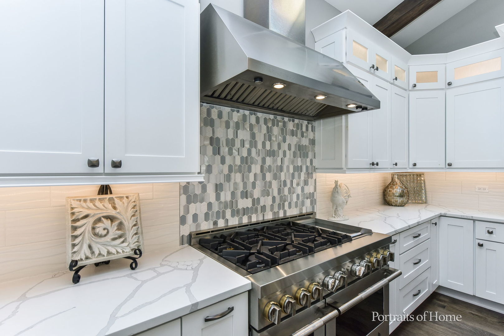 542 N Wright Street, Naperville, IL 60563