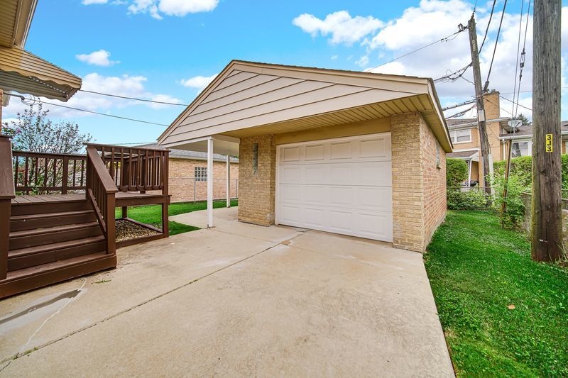 7636 W Strong Street, Norridge, IL 60706