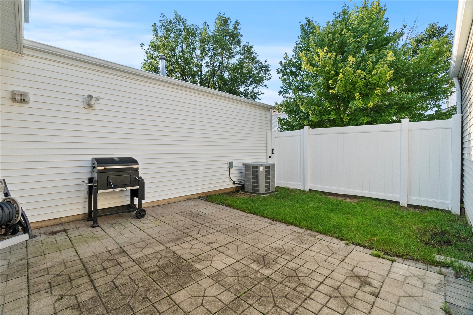 14 HARMONY Lane, Romeoville, IL 60446