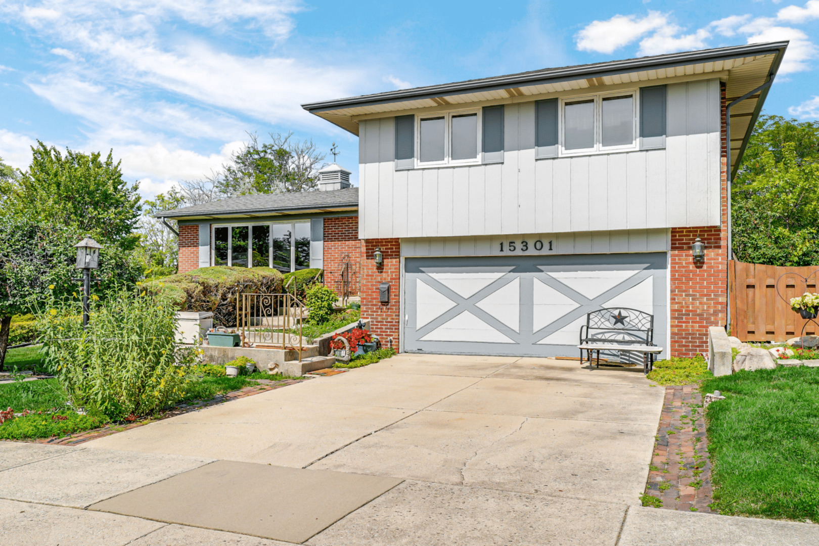 15301 Cherry Lane, Oak Forest, IL 60452