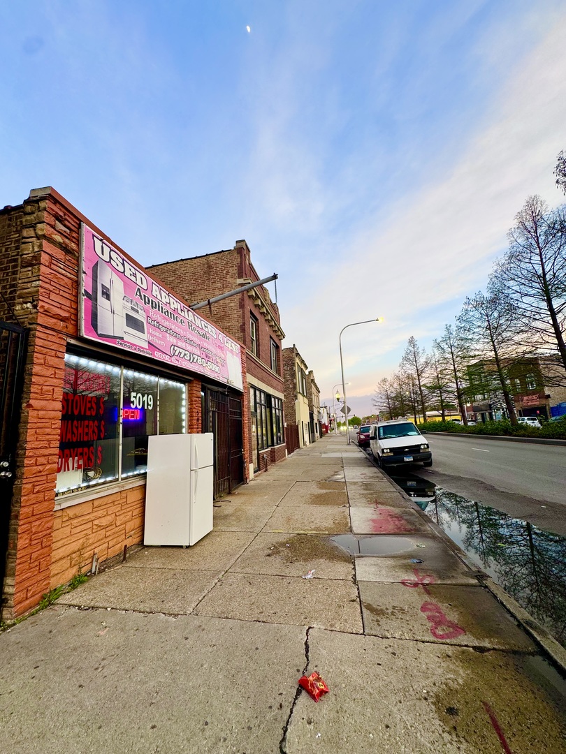 5017 S Ashland Avenue, Chicago, IL 60609
