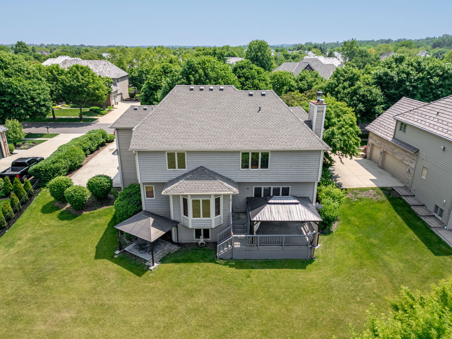 552 WATERS EDGE Drive, South Elgin, IL 60177