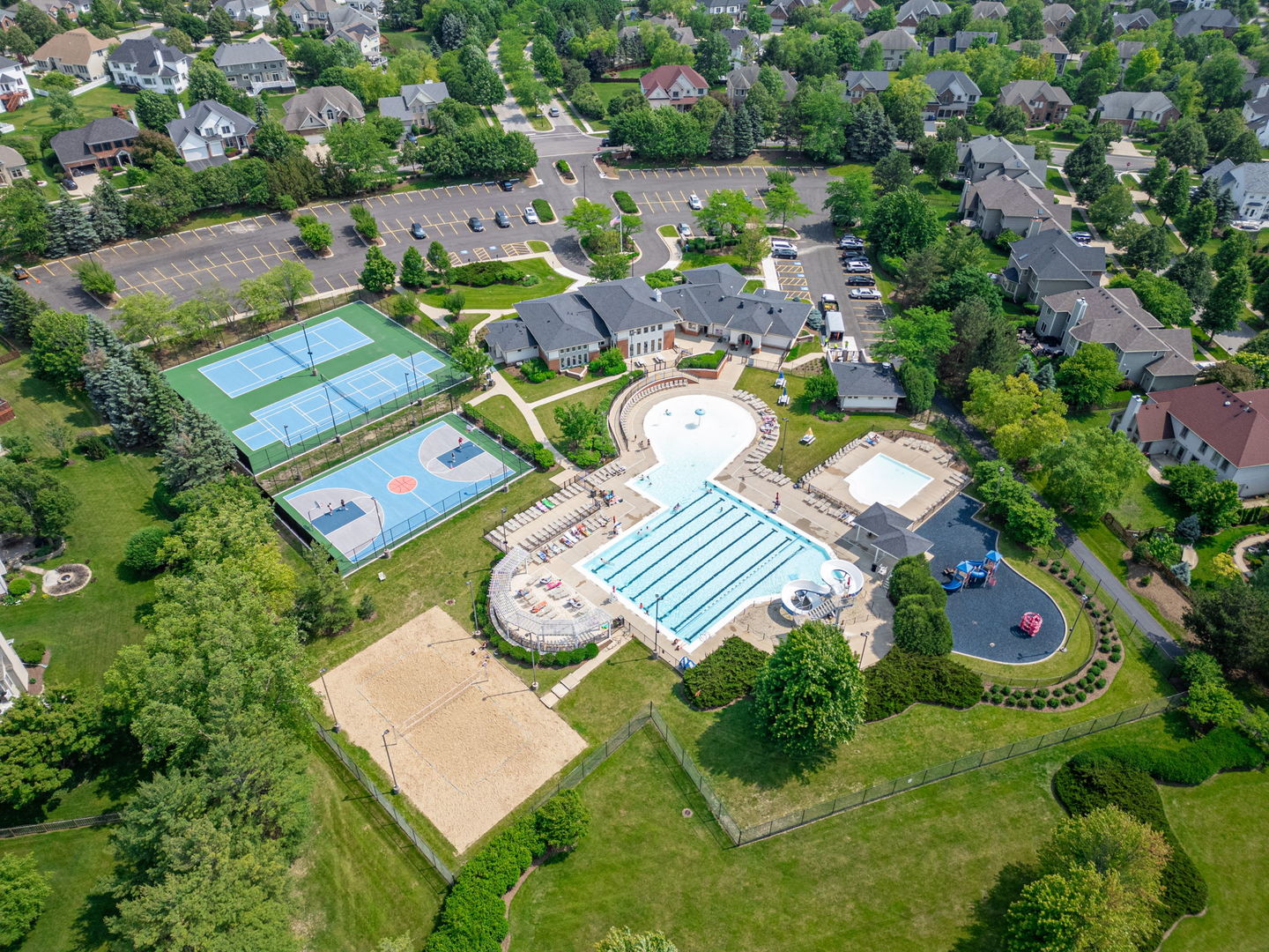 552 WATERS EDGE Drive, South Elgin, IL 60177