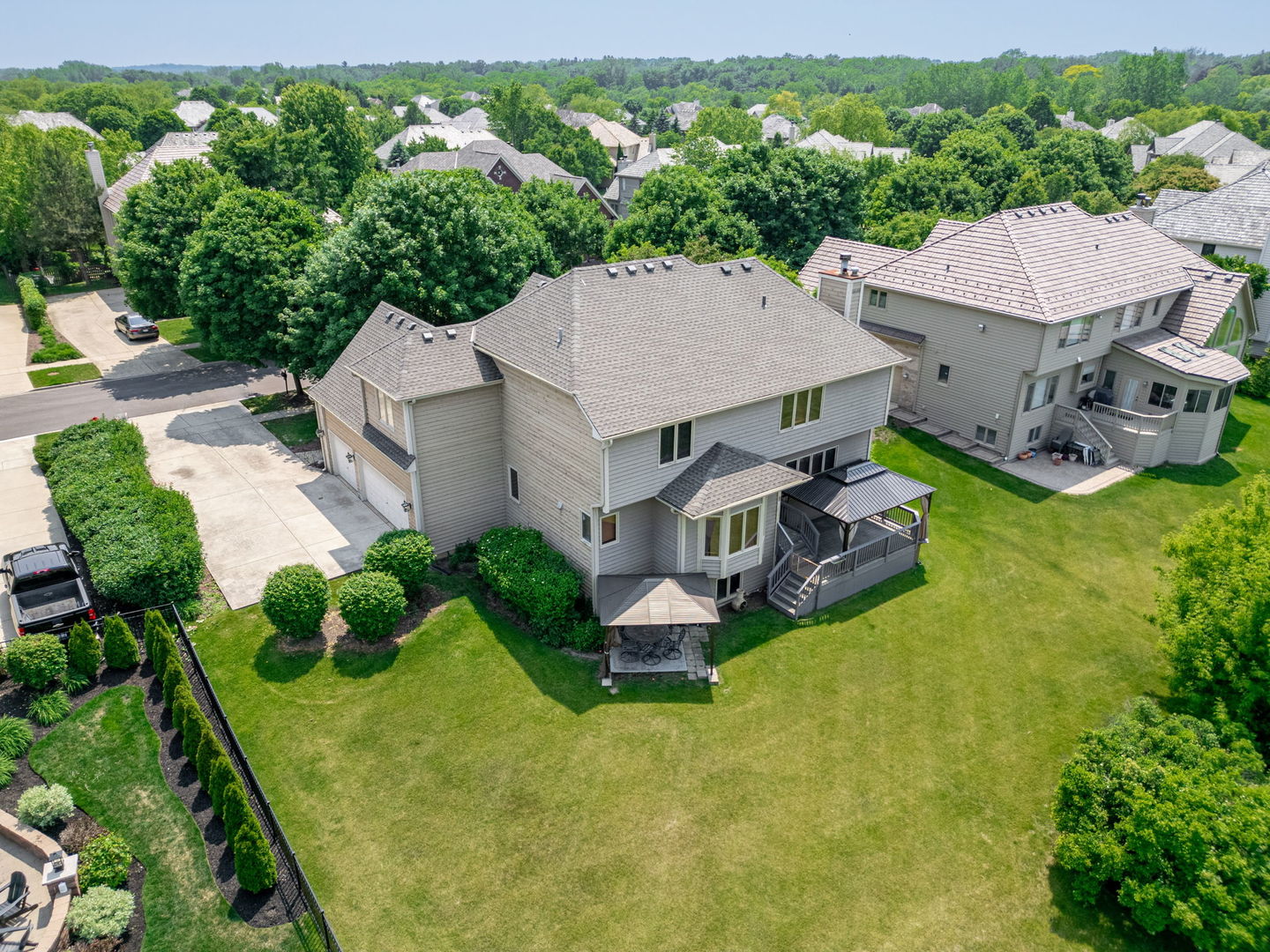 552 WATERS EDGE Drive, South Elgin, IL 60177